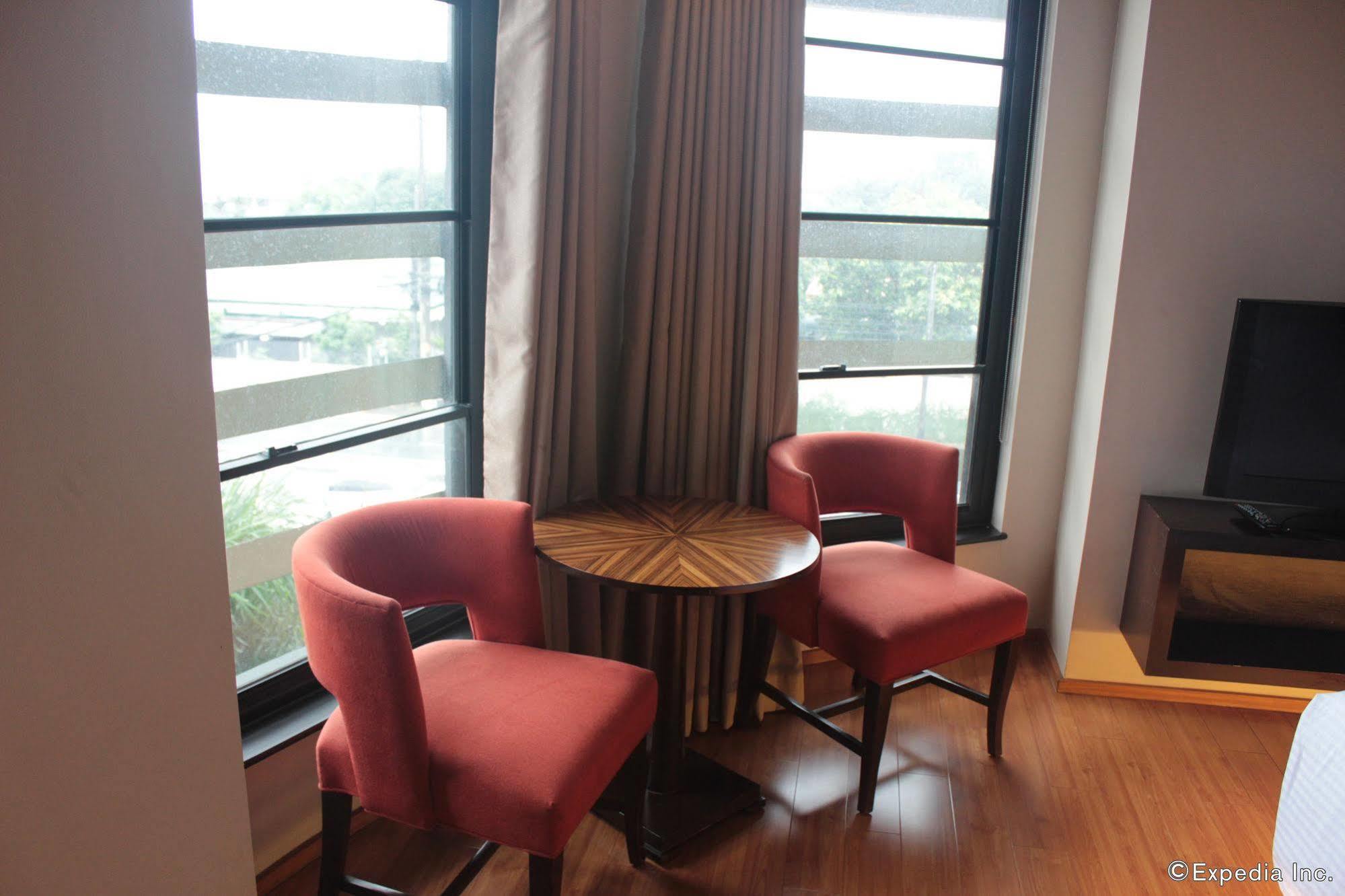 Soleste Suites Quezon City Exterior photo